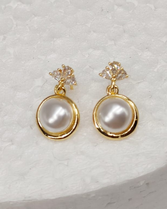 WHITE BEAD HANGING-SGC1120006