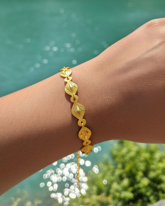 Leaf Pattern Gold Bracelet-SG440005